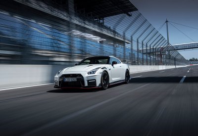 نيسان GT-R نيسمو تحطم الرقم القياسي