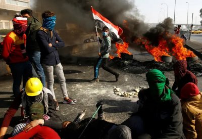 العراق.. علاوي يطالب الحكومة الحالية بحماية المتظاهرين