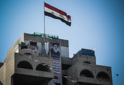  العراق.. مهلة ساعتين لاستقالة محافظ بابل بعد ضرب متظاهرين 