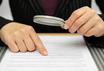 تأييد سجن مواطن 5 سنوات لتزويره استمارة رخصة عمل