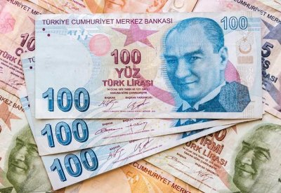 الليرة التركية تنتعش عقب هبوط حاد بفضل تدخل تنظيمي