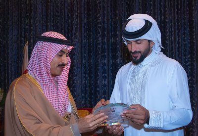 ناصر بن حمد يستقبل السفير الكويتي ويؤكد متانة العلاقات الأخوية