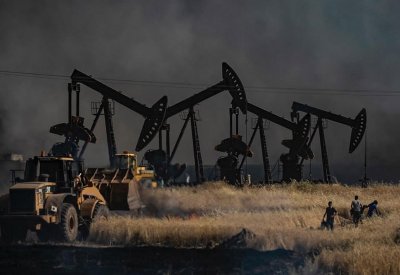 إدارة معلومات الطاقة تخفض توقعاتها للطلب على النفط