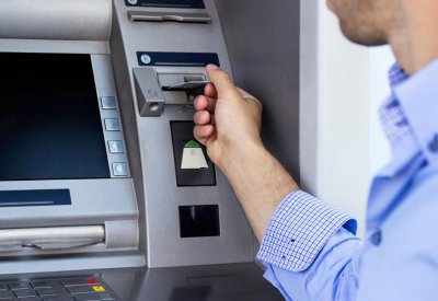 دنانير الدعوم الحكومية تدفئ البحرينيين من برد سعد الذابح.. وتعتقهم من الملابس الثقيلة! 