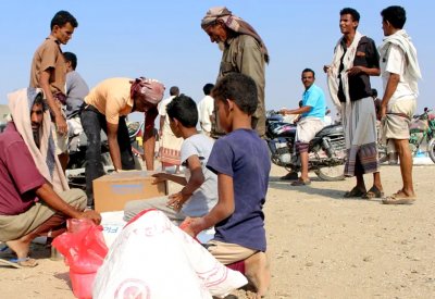 قوت اليمنيين تحت عبث الحوثي.. بحث دولي لأزمة المساعدات