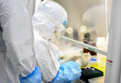 الصين.. كورونا يطيح بمسؤولين في بؤرة الفيروس