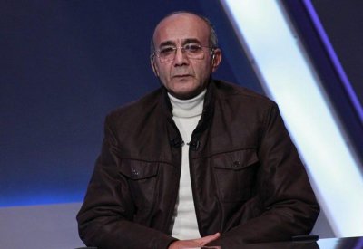 الطيار ابو اليسر يقود محمد رمضان للنائب العام