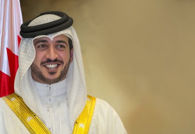 تكريم سمو الشيخ خالد بن حمد آل خليفة بجائزة التأثير الإيجابي في رياضة فنون القتال المختلطة
