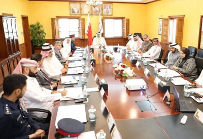 سمو محافظ  الجنوبية يبحث إحتياجات مدينة خليفة ومشاريع تطوير المرافق العامة