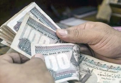 مصر.. قفزات العملة هل تصل لـ 13 جنيهاً لكل دولار؟