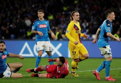 غريزمان ينقذ برشلونة من السقوط في ملعب نابولي