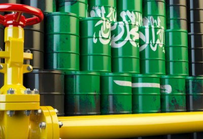 السعودية ستخفض إمدادات النفط للصين في مارس بما لا يقل عن 500 ألف برميل يوميا