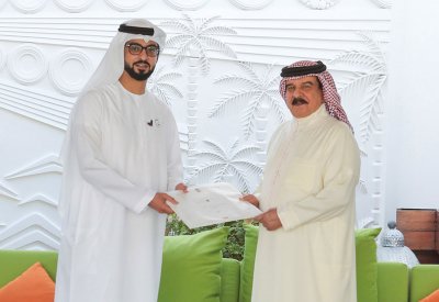 جلالة الملك المفدى يستقبل سفير دولة الإمارات العربية المتحدة لدى البحرين 