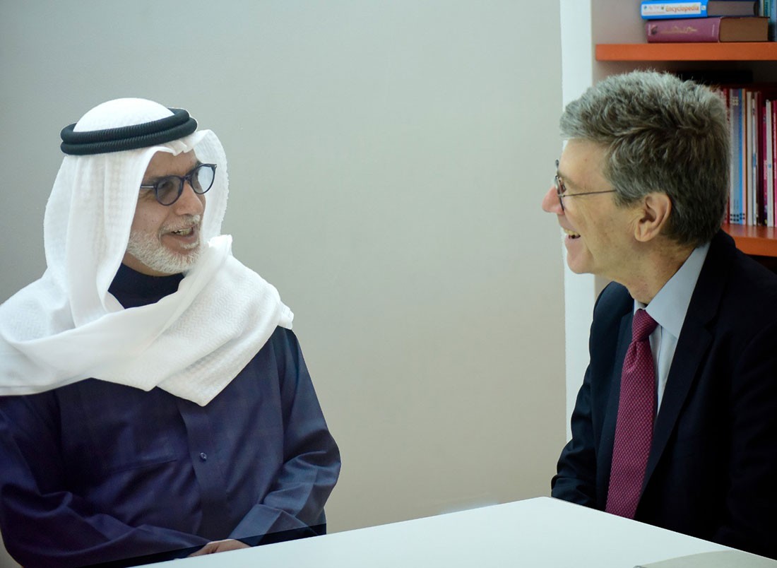  الشيخ حسام بن عيسى يجتمع مع البروفيسور مدير معهد الأرض في جامعة كولومبيا الأمريكية‎