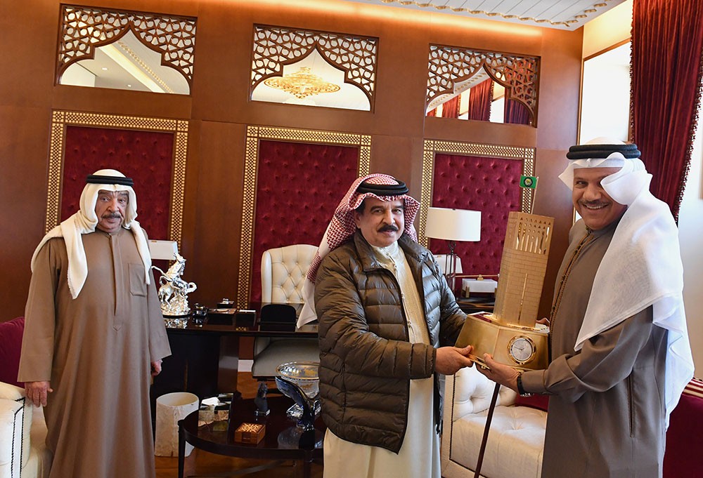جلالة الملك يستقبل عبد اللطيف الزياني 
