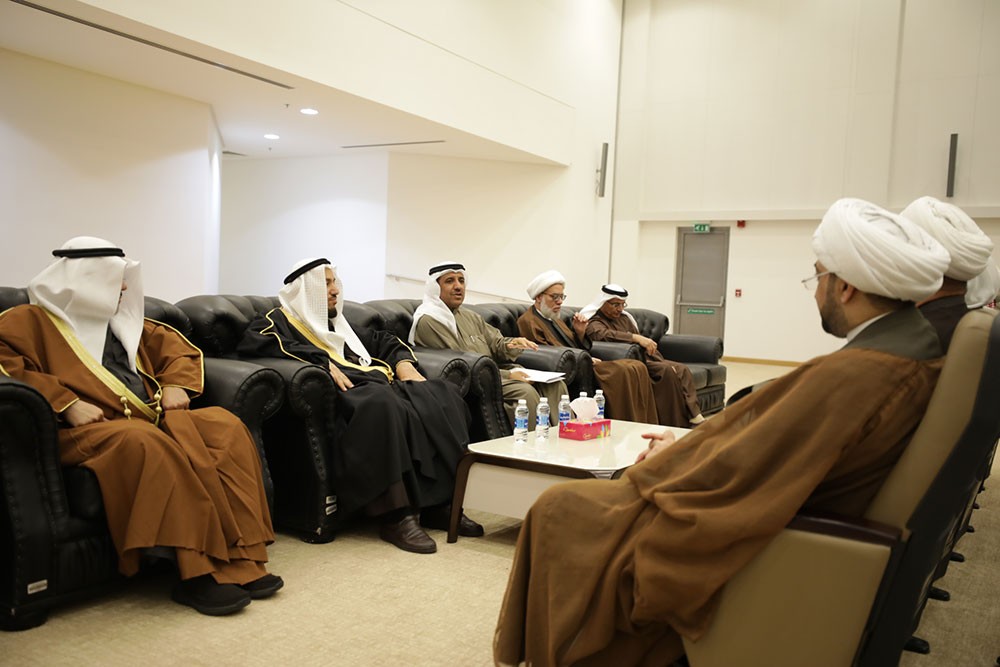المستشار البوعينين يجتمع مع قضاة المحاكم الشرعية