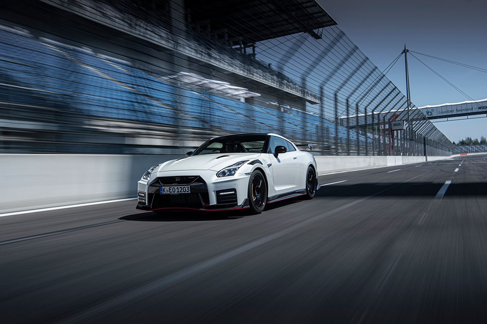 نيسان GT-R نيسمو تحطم الرقم القياسي