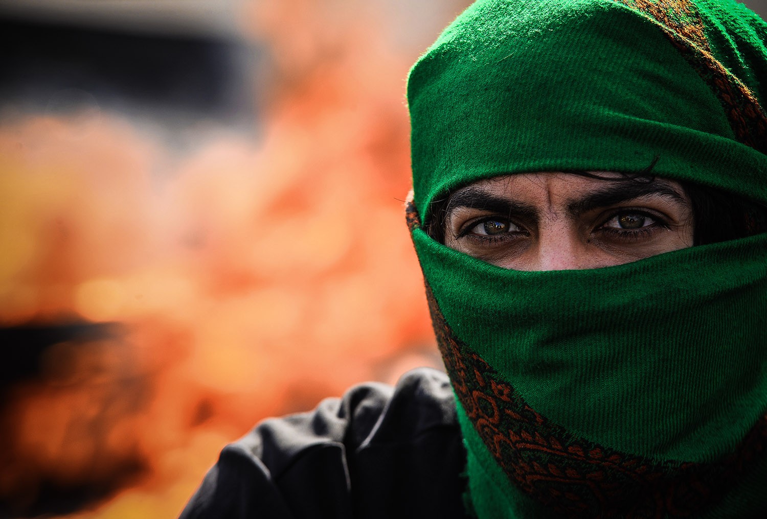 ميليشيا "القبعات الزرق" يسيطرون على ساحة إعتصام النجف بالكامل