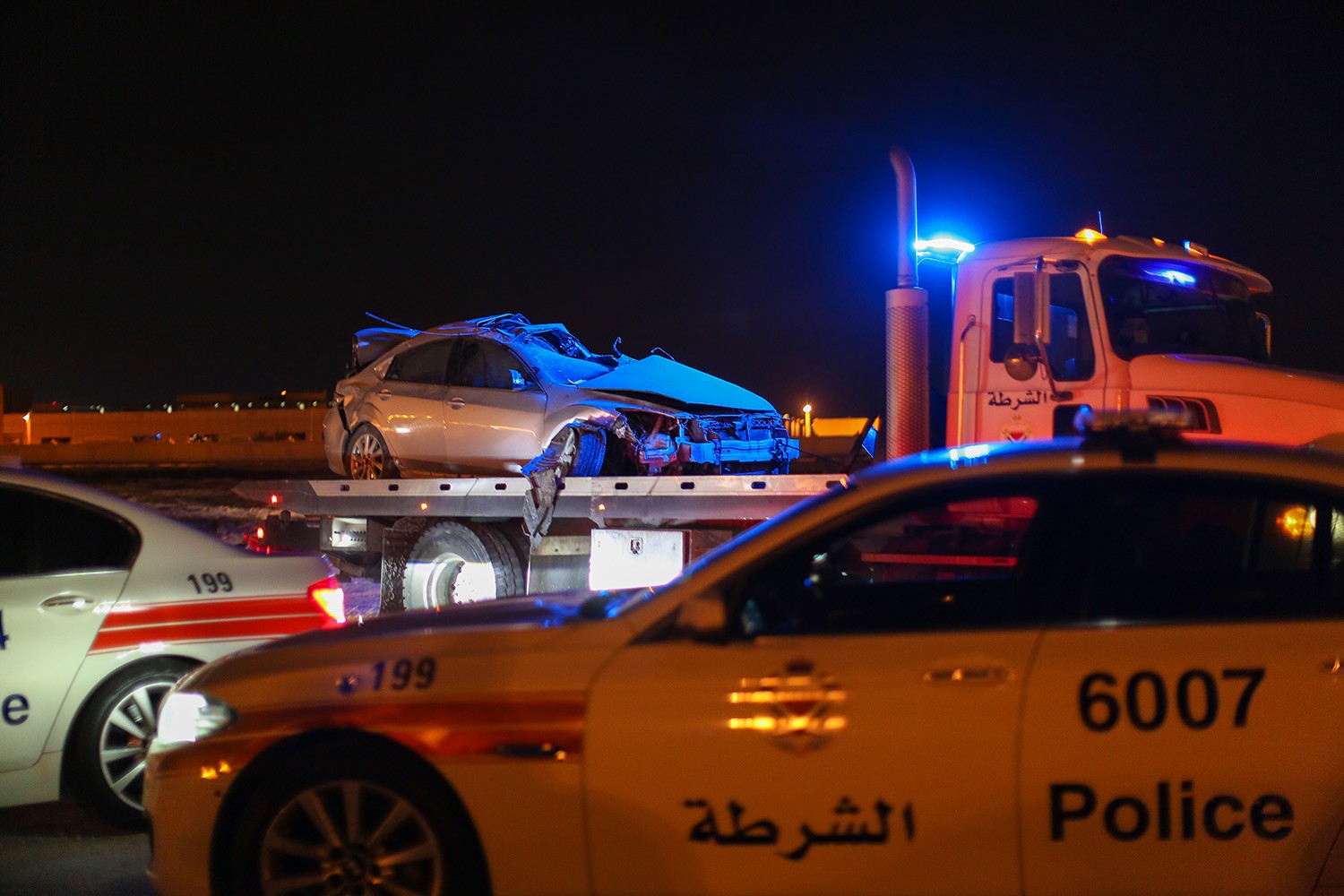 بالصور: وفاة شاب و إصابة آخر بحادث مروري بليغ قرب "جو"