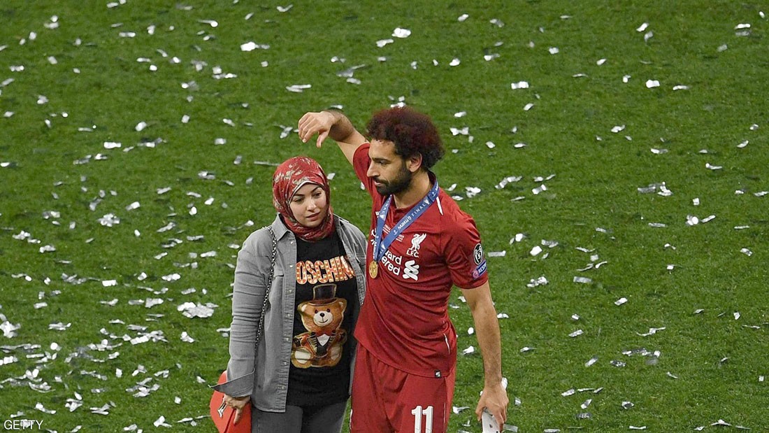  صلاح يرزق بـ"ضيف جديد" 