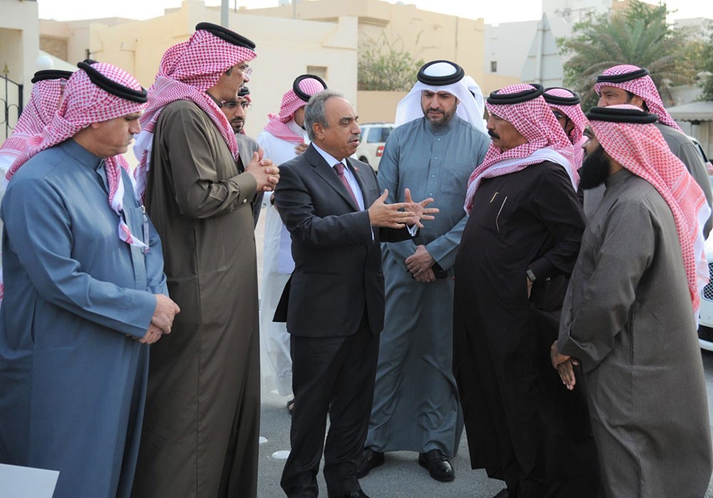 وزير الاشغال يزور مدينة خليفة