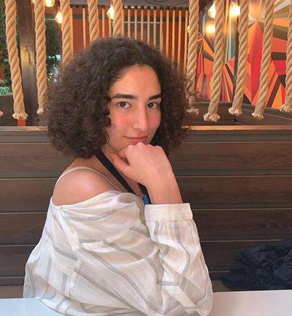 لينا الفيشاوي تتغزل بوالدتها القوية وتثير الجدل بصورها