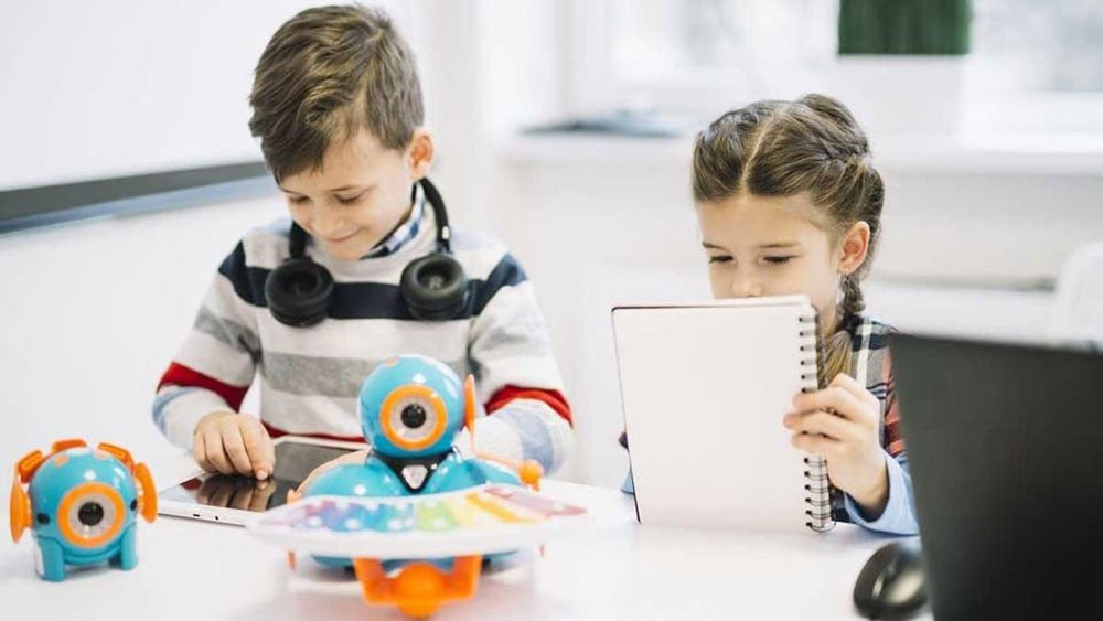 5 تطبيقات تساعد الأطفال على تعلم البرمجة.. تعرف عليها