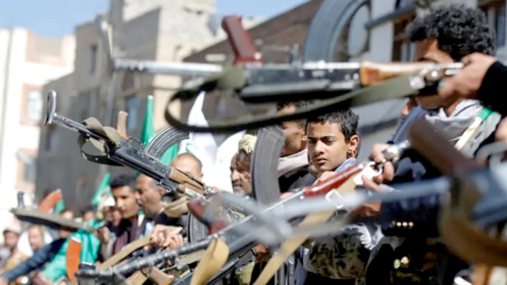 على خطى داعش.. الحوثيون يغلقون "كافيهات الاختلاط"