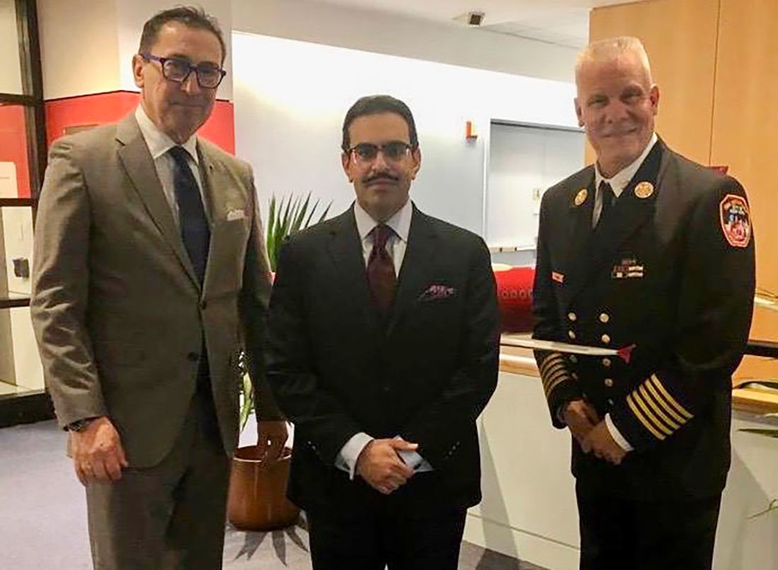 معالي سفير مملكة البحرين لدى الولايات المتحدة الأمريكية يلتقي مفوض إدارة الإطفاء في مدينة نيويورك