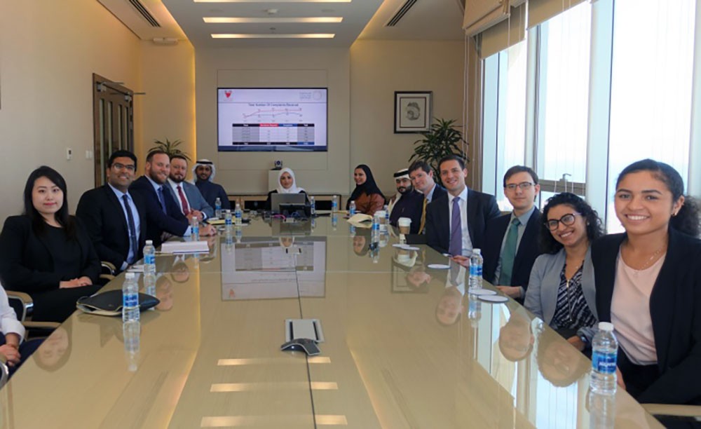 التظلمات تستقبل وفداً من موظفي مجلسي النواب والشيوخ الأمريكي