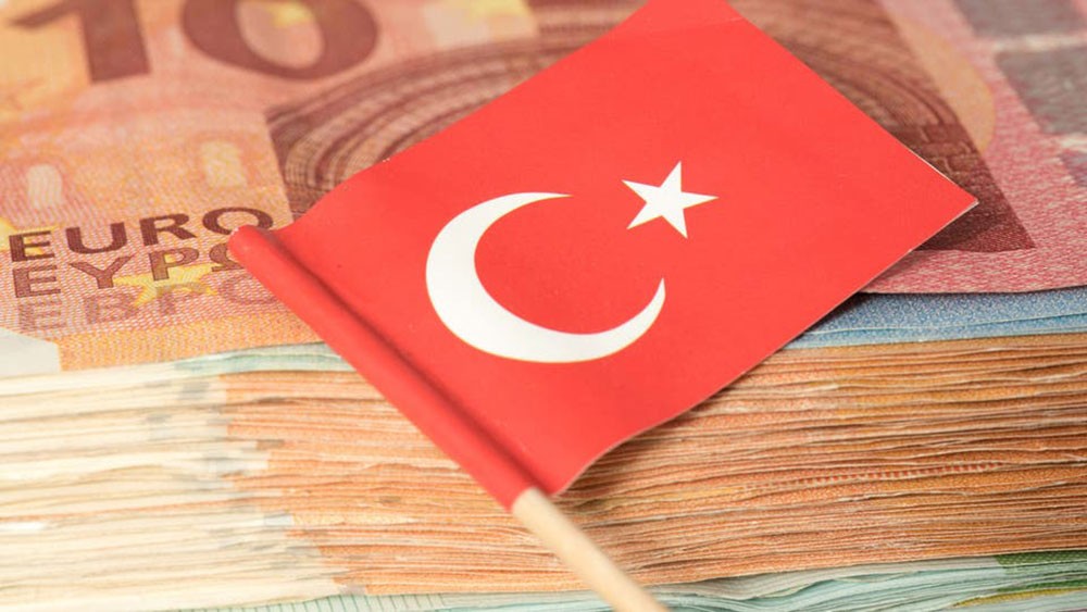 الليرة التركية عند أدنى مستوى في 8 أشهر