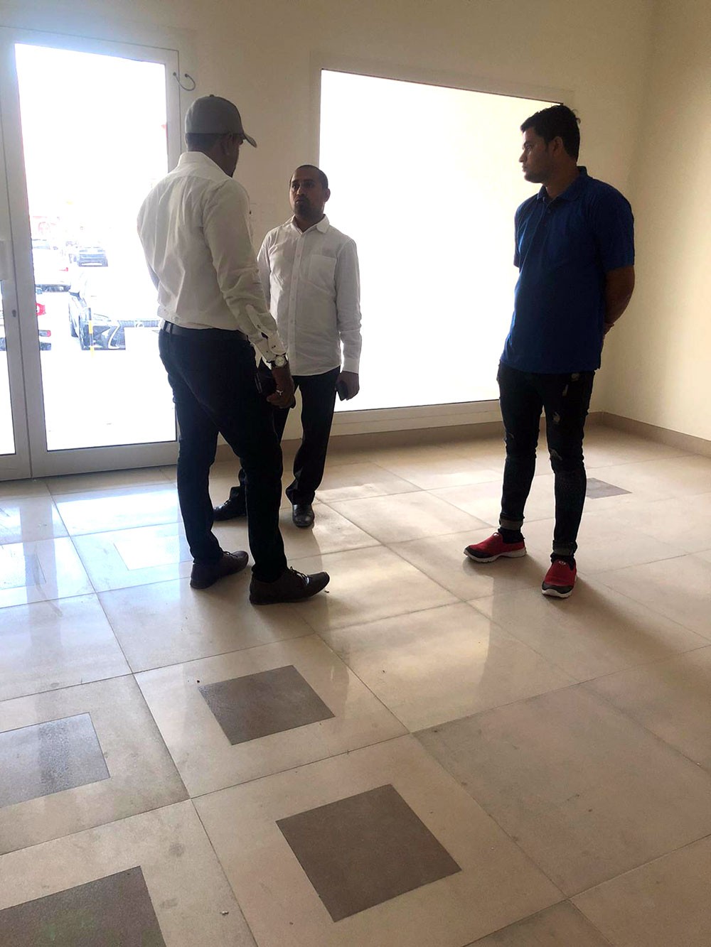  بالفيديو: "الإسكان" تفاعلا مع "البلاد": "سكيورتي" وكاميرات وتنظيف شقق الجفير