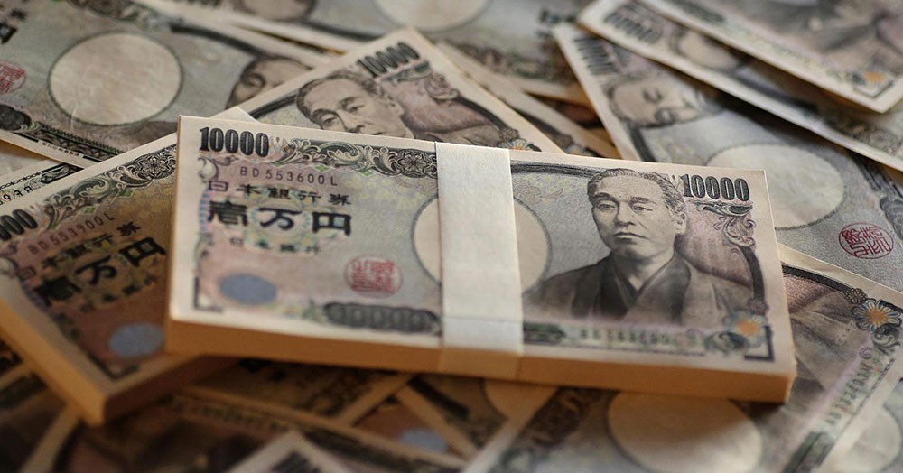 الين يتراجع لأدنى مستوى في 10 أشهر مع صعود الدولار