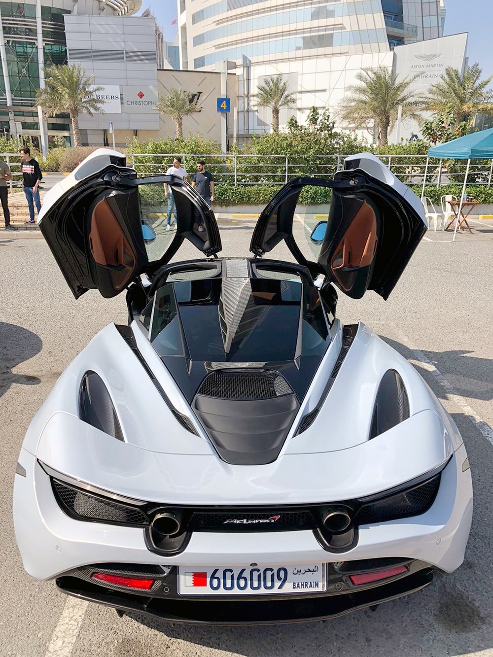 انطلاق موسم جديد لفعالية "Cars & Coffee" في مودا مول