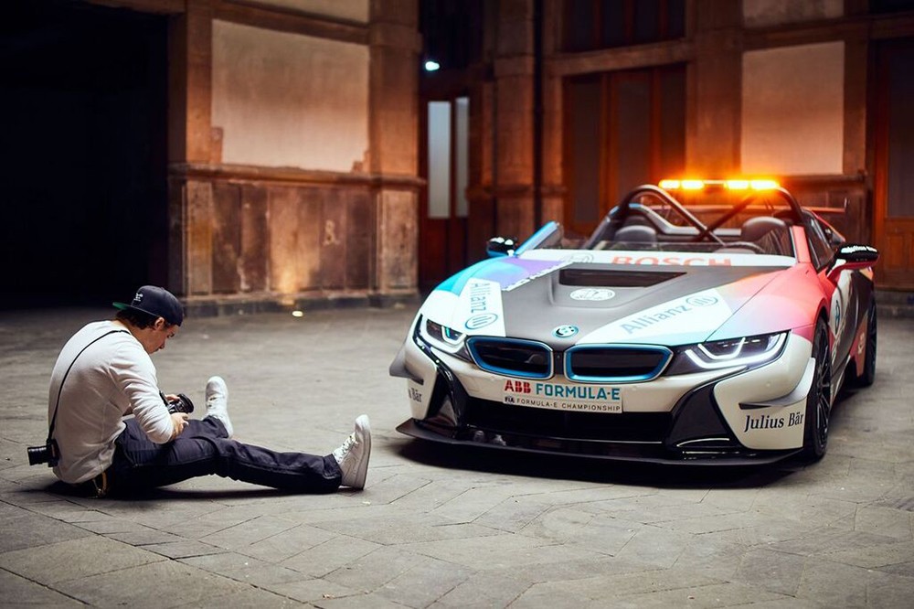 بيكهام: "عندما رأيت السلامة i8 Roadster أذهلتني على الفور"