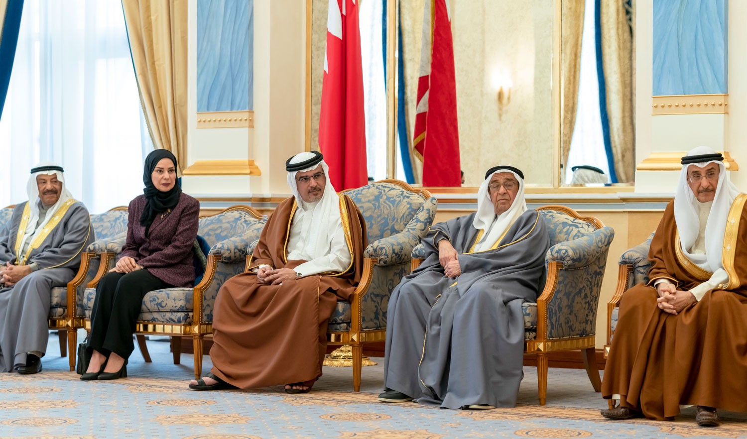 سمو ولي العهد ضرورة التزام الجميع بالمسؤولية المشتركة والتعاون مع مختلف الجهات لمكافحة كورونا