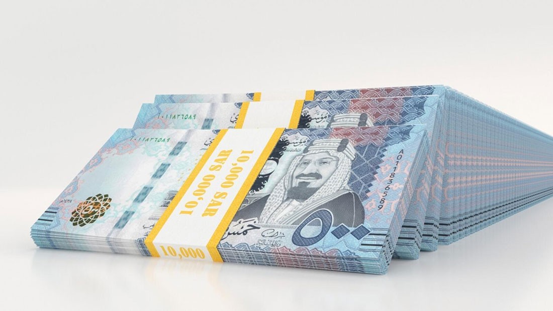 رفض استئناف شاب حاول إغراق 1400 ريال مزورين بعد ضبطه