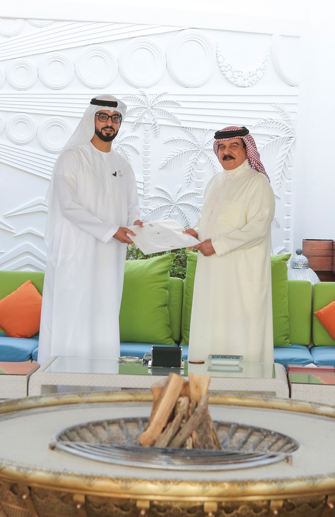 جلالة الملك المفدى يستقبل سفير دولة الإمارات العربية المتحدة لدى البحرين 