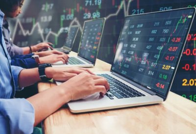 الأسهم الآسيوية ترتفع وسط إشارات على تدخل البنوك المركزية