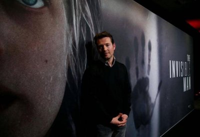 "الرجل الخفي" يتصدر إيرادات السينما الأميركية