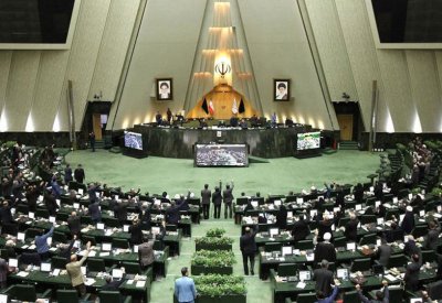 كورونا يتفشى في برلمان إيران.. إصابة 23 نائباً