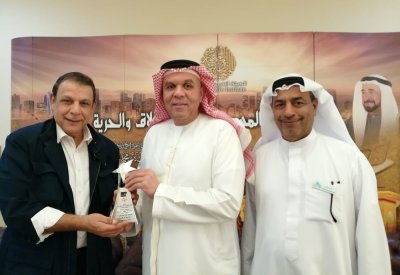 مسرح أوال يكرم الكاتب الإماراتي إسماعيل عبدالله