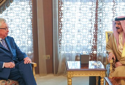 جلالة الملك يستقبل رئيس وزراء كندا السابق ويؤكد عمق علاقات التعاون بين البلدين