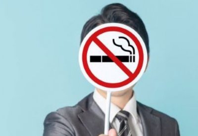 ينقل ملوثاته للمخالطين.. "الجلوس مع مدخن" خطر على الصحة