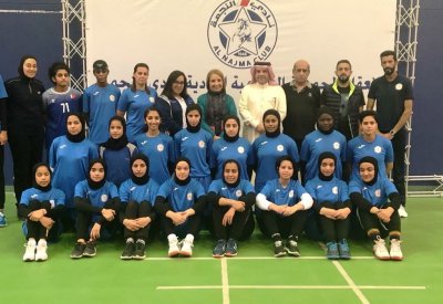 نادي النجمة يشهر فريقا نسائيا لكرة اليد 
