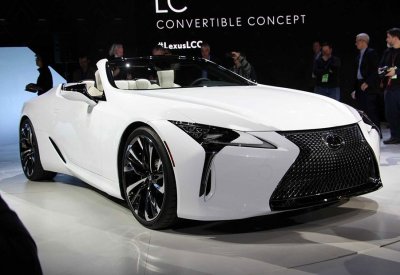 نسخة كابريو من لكزس LC 500