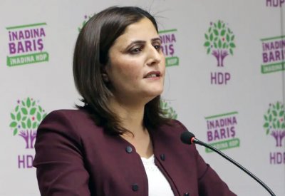 أزمة أردوغان ومعارضيه تتفاقم.. ونائبة: يريدنا بلا لسان