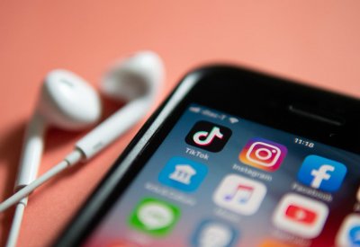 هل تدفع تيك توك الصينية للمشاهير لترويج هاشتاقات بين المراهقين؟