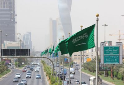 السعودية تعلق سفر المواطنين والمقيمين مؤقتاً إلى عدد من الدول.. بينها البحرين و الكويت