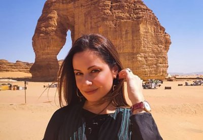 ريا أبي راشد تخطف الأنظار في العلا